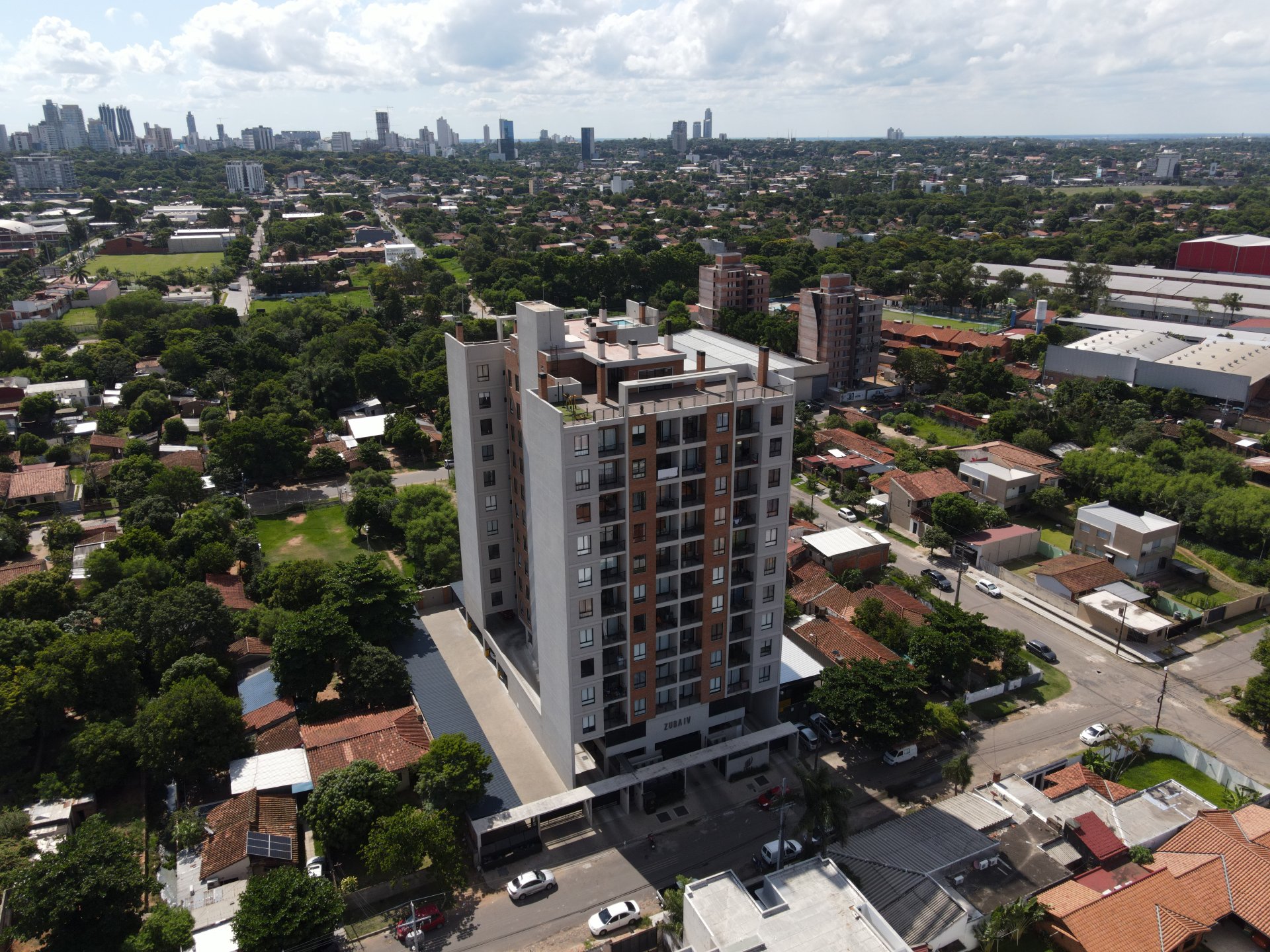Crecimiento residencial entre Luque y el eje corporativo